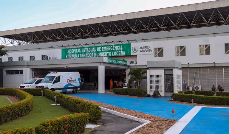 Turista de Pernambuco se afoga na Praia do Seixas e é levado em estado grave para hospital