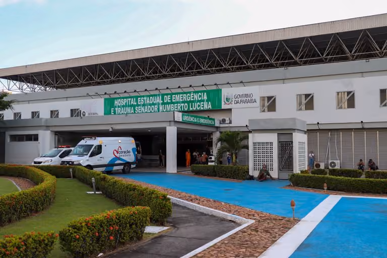 Turista de Pernambuco se afoga na Praia do Seixas e é levado em estado grave para hospital