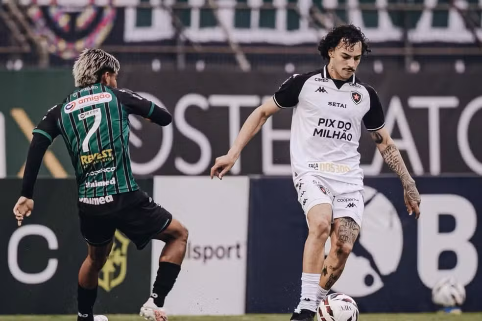 Botafogo-PB fica por um fio no quadrangular da Série C, mas ainda tem chance de acesso