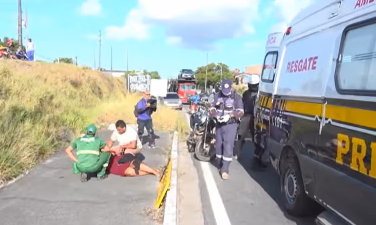 Acidente entre carro e motos deixa vários feridos na BR-230, em João Pessoa