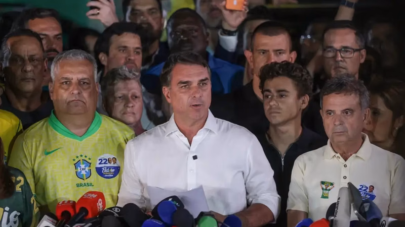 Flávio Bolsonaro não reconhece vitória de Lula e pedirá anulação do pleito