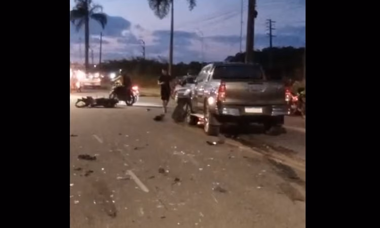 Motociclista de transporte por app morre em colisão após caminhonete fazer ultrapassagem em Bayeux